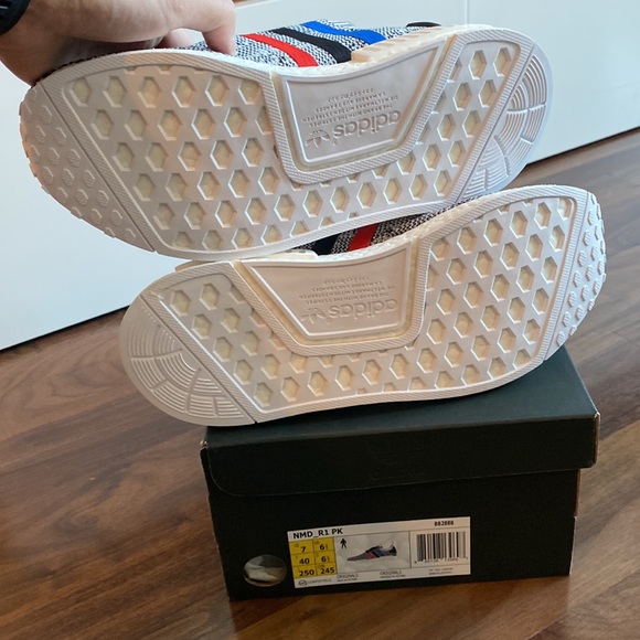 BNIB Adidas NMD R1 Tri Color Stripe White Size 7 - Picture 4 of 8